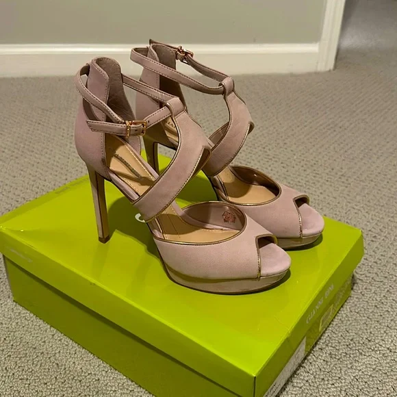 Gianni Bini Geordannah Platform Heeled Sandals Nude Taupe Rose Gold Womens 8 EUC - Picture 1 of 8